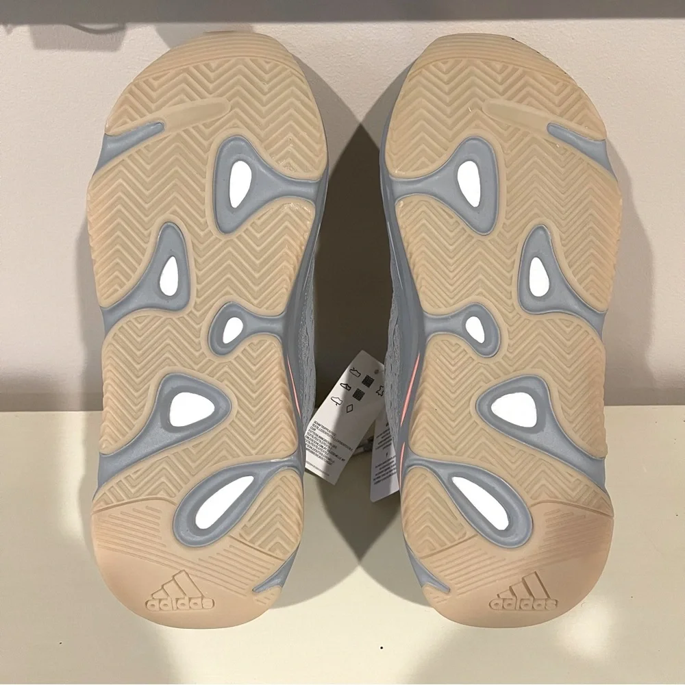 NWT Yeezy Boost 700 V2 Inertia